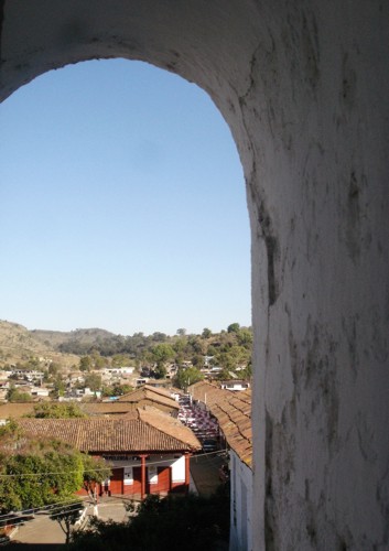 Vista Este del Pueblo de Huiramba desde Torre del Reloj